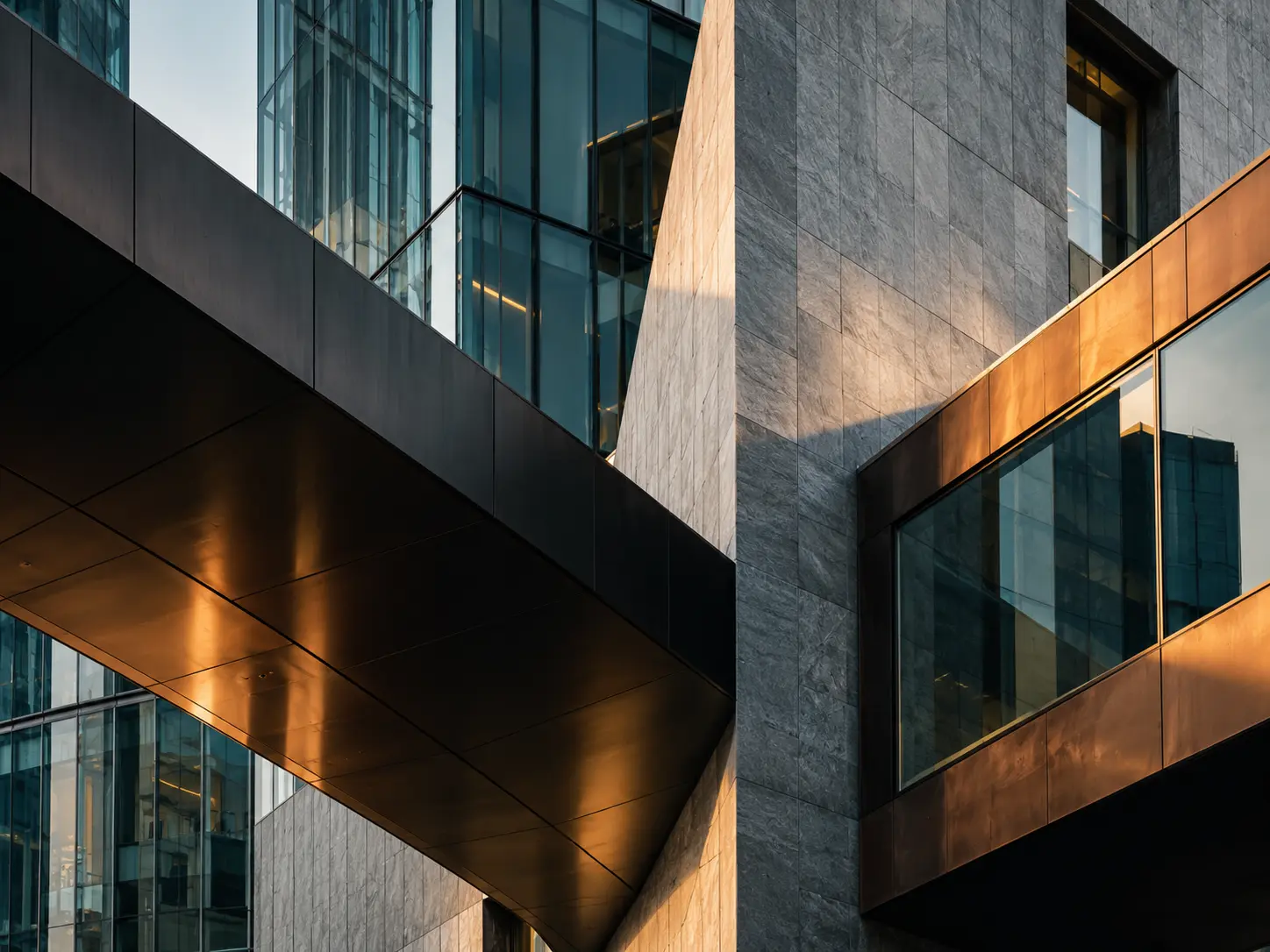 Dettaglio di architettura contemporanea in pietra, vetro e metallo